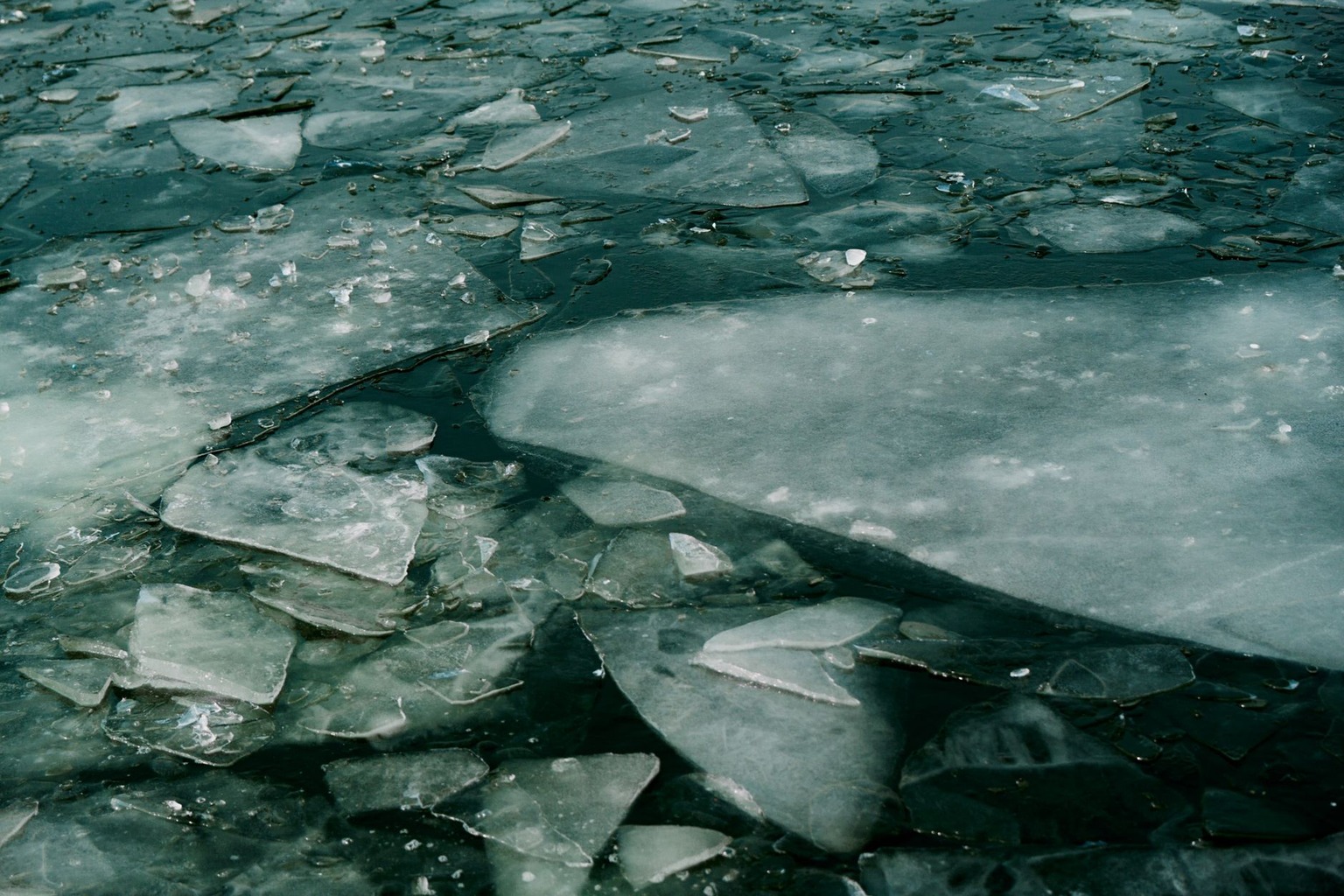 Aventura em águas geladas: mergulho em lagoas glaciais no sul do país — Locais Conhecidos e Dicas de Experiência Aventura em águas geladas: mergulho em lagoas glaciais no sul do país — Locais Conhecidos e Dicas de Experiência