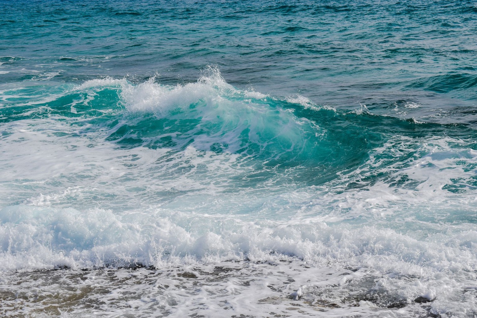 Surf de ondas gigantes: onde encontrar as melhores praias para esse esporte — Análise técnica da mecânica das ondas giga Surf de ondas gigantes: onde encontrar as melhores praias para esse esporte — Análise técnica da mecânica das ondas giga